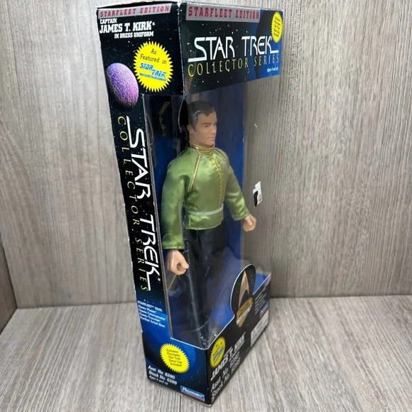 Star Trek Collector Series Capt. James T. Kirk Starfleet Edition-Playmates Toys - Picture 4 of 10